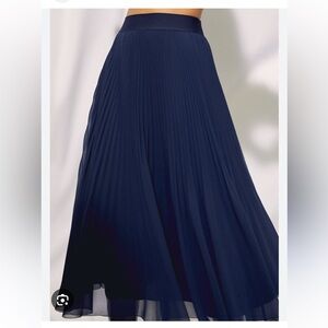 Aritzia Wilfred Twirl Pleated Chiffon Midi Skirt Navy
